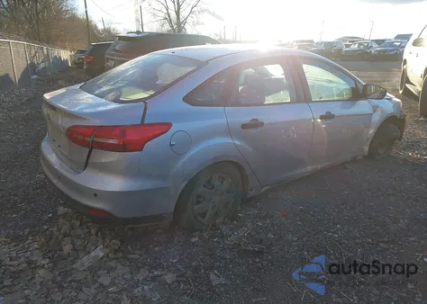 2016 Ford Focus S из США, поврежденный, VIN 1FADP3E20GL366063